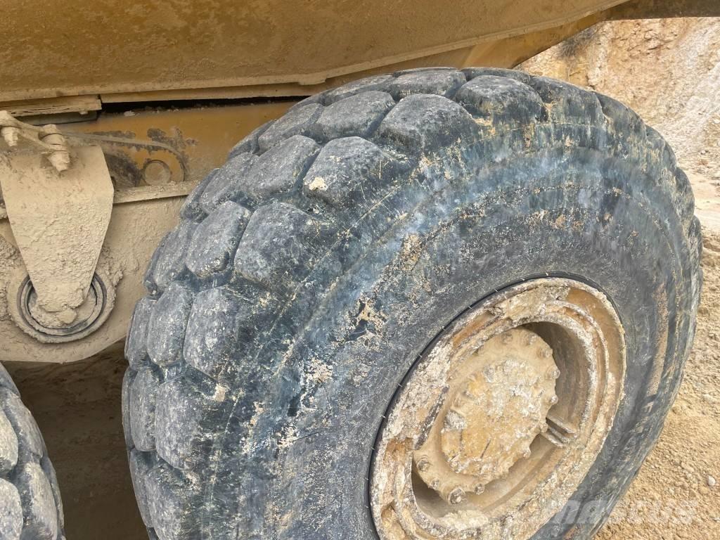 CAT 730 Belden kirma kaya kamyonu