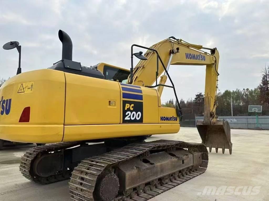 Komatsu PC 200 Paletli ekskavatörler