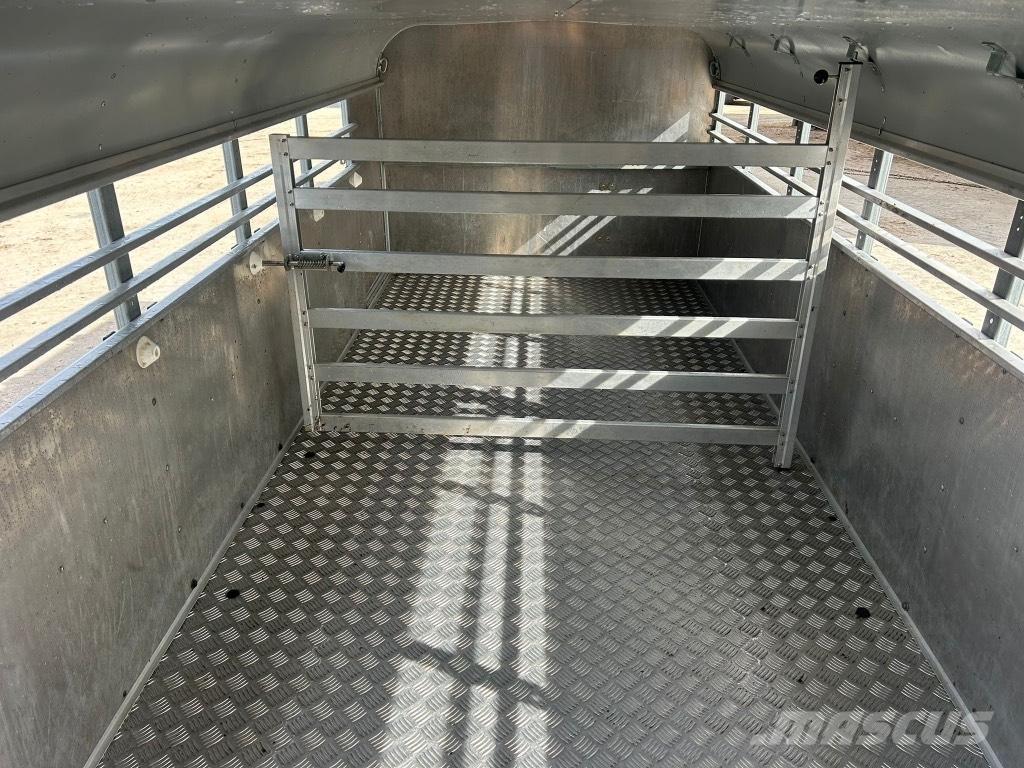 Ifor Williams TA 510 Hayvan nakil römorklari