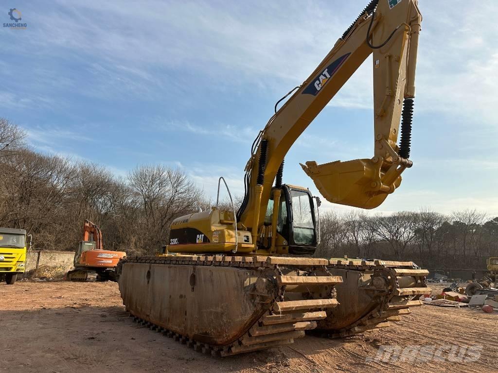 CAT 320 C L Amfibi Ekskavatörler