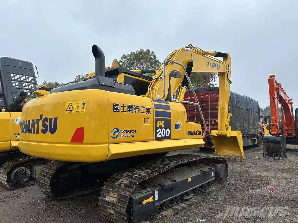 Komatsu PC 200 Paletli ekskavatörler