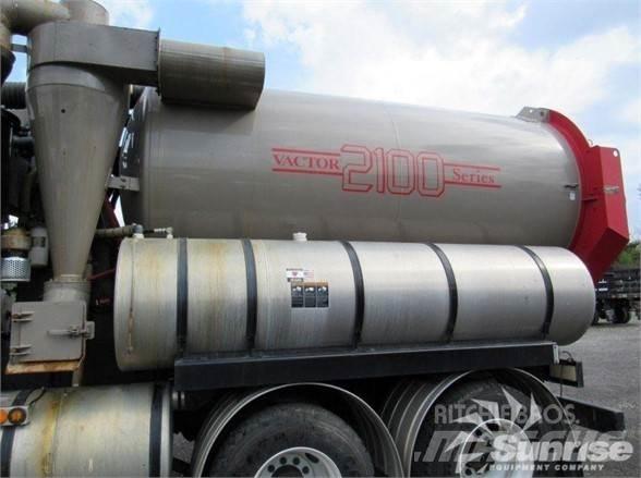 Vactor 2100 Tanklar