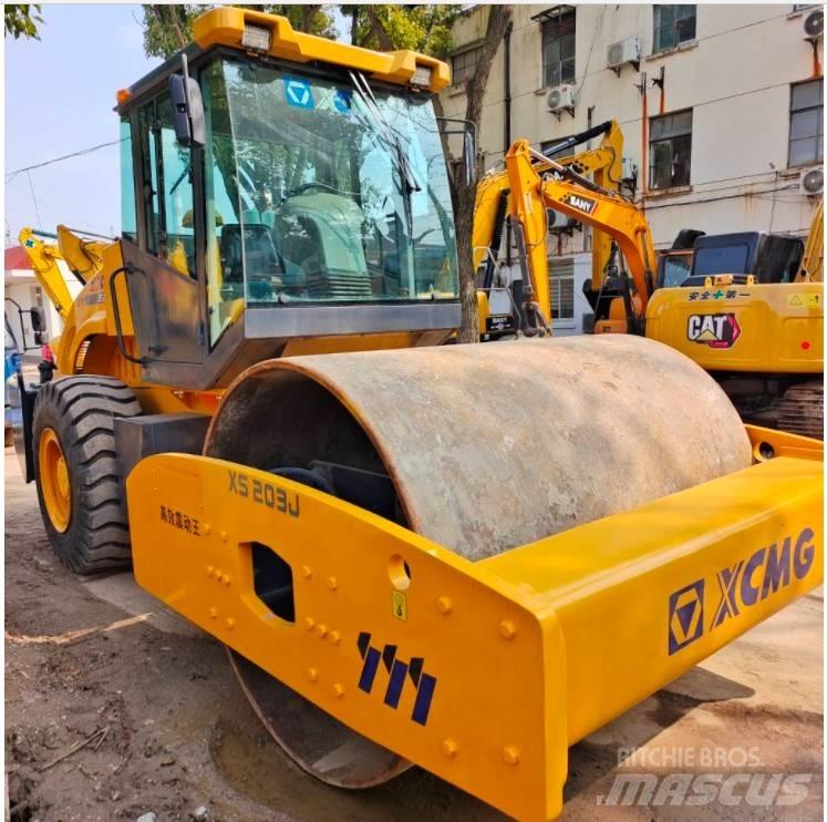XCMG XS 203 J Tek tamburlu silindirler
