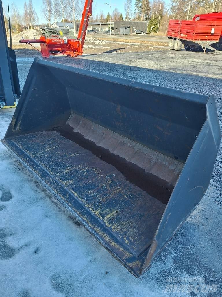 Ålö 210 M Ön yükleyici atasmanlar