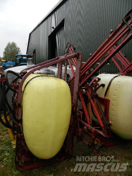Hardi 800 Çekilir pülverizatörler
