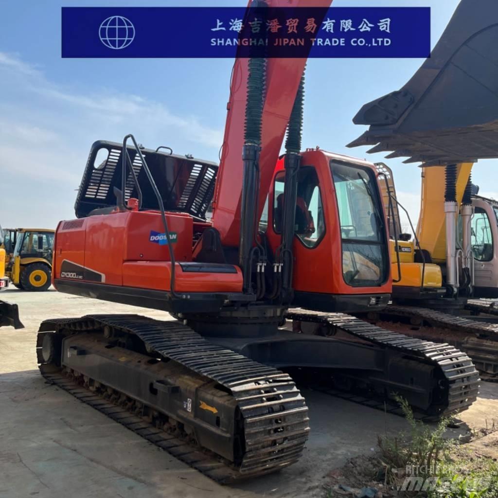 Doosan DX 300 Paletli ekskavatörler