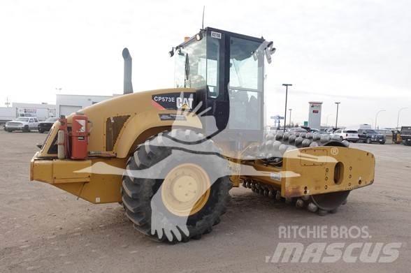 CAT CP-573E Tek tamburlu silindirler