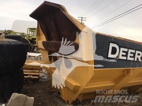 John Deere  Diger