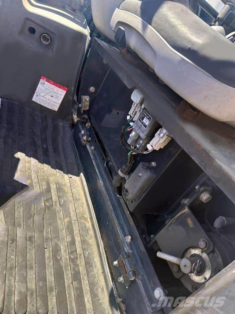 Hitachi ZX 27 U Mini ekskavatörler, 7 tona dek