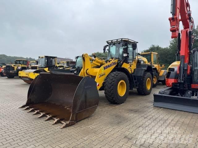 Komatsu WA 320 Tekerlekli yükleyiciler