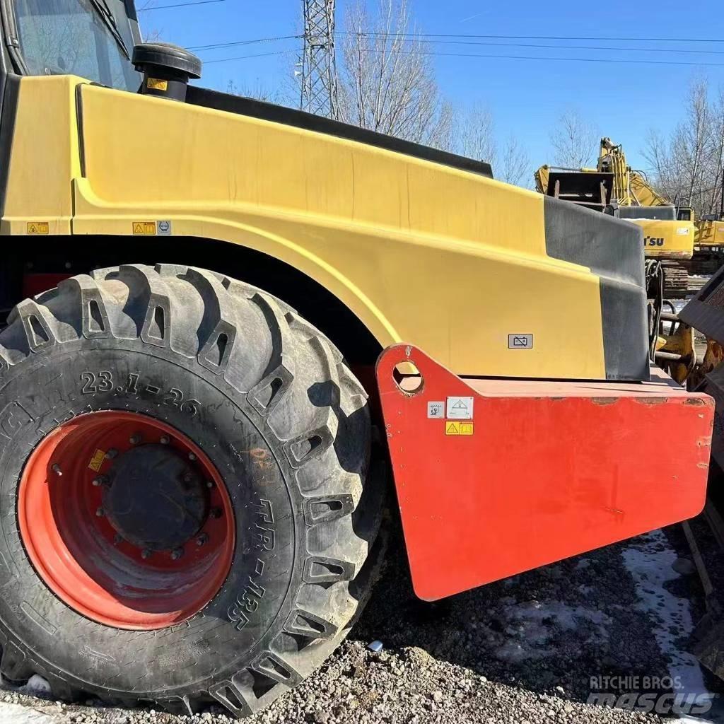 Dynapack CA702 Tek tamburlu silindirler