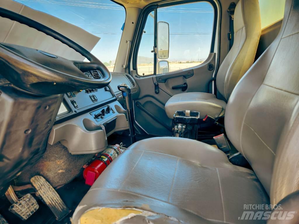 Freightliner 108 SD Su tankerleri