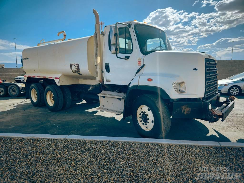 Freightliner 108 SD Su tankerleri
