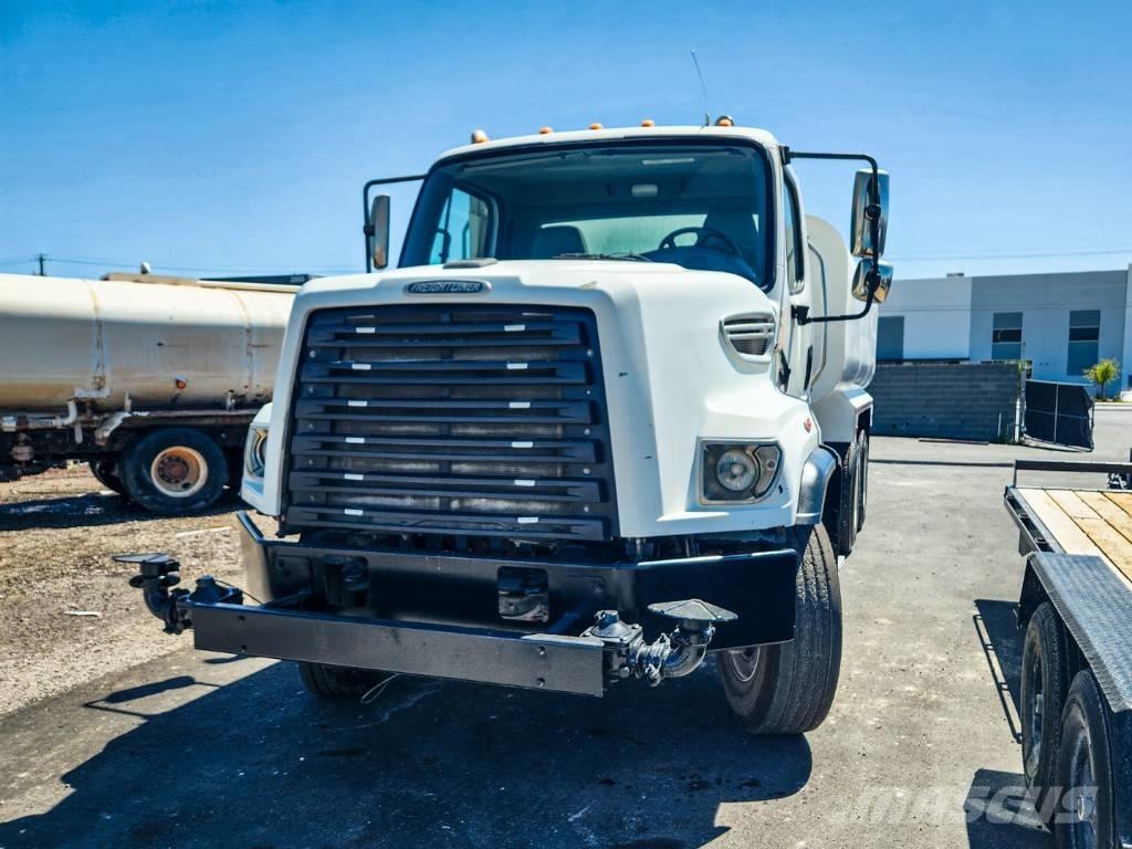 Freightliner 108 SD Su tankerleri