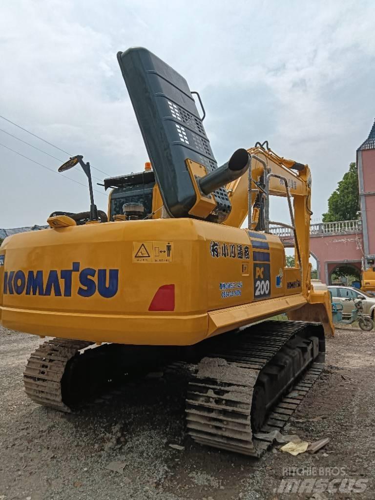 Komatsu PC 200-8 Paletli ekskavatörler
