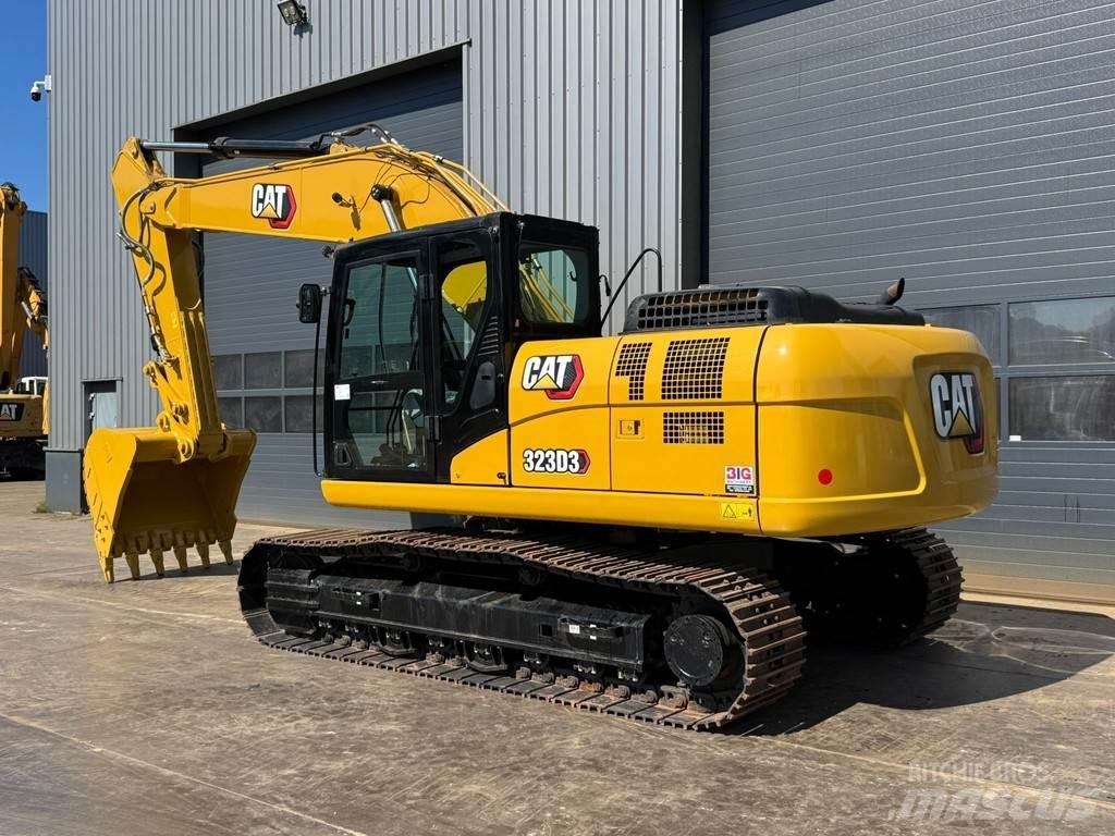 CAT 323D3 Paletli ekskavatörler
