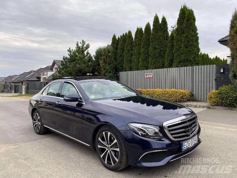Mercedes-Benz E 300D Otomobiller
