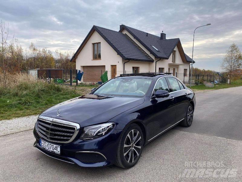 Mercedes-Benz E 300D Otomobiller