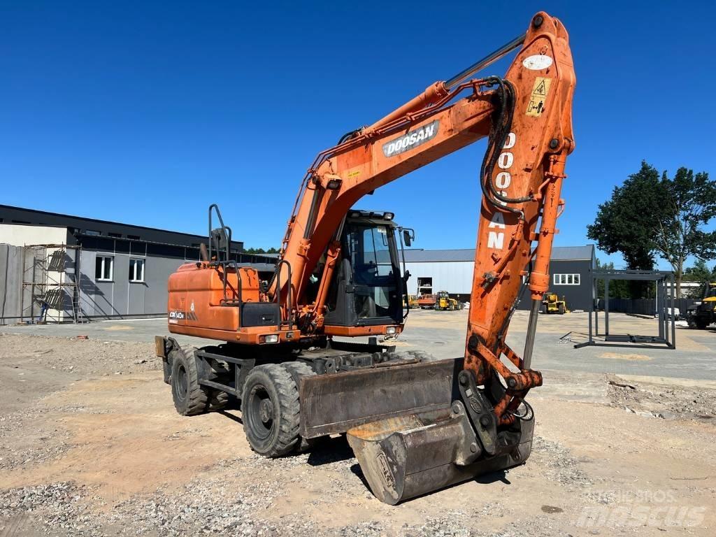 Doosan DX 140 W Lastik tekerli ekskavatörler