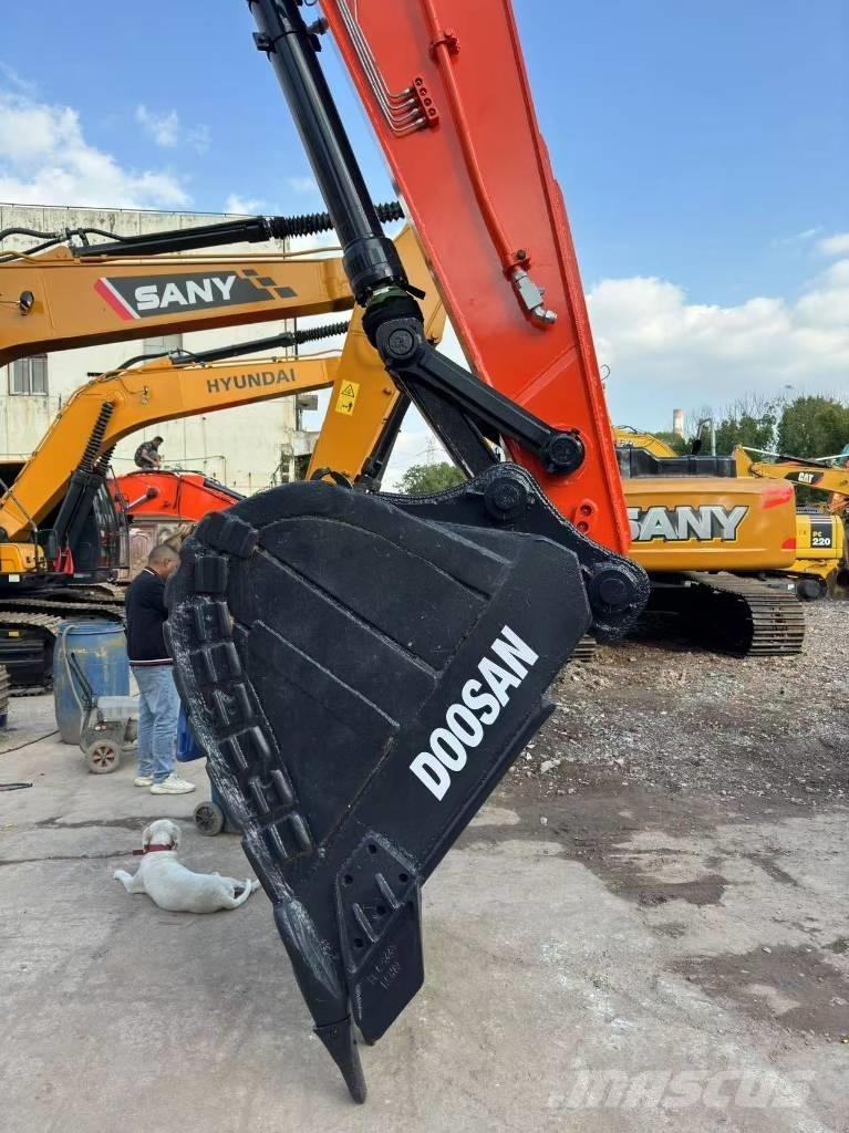 Doosan DX300 Paletli ekskavatörler