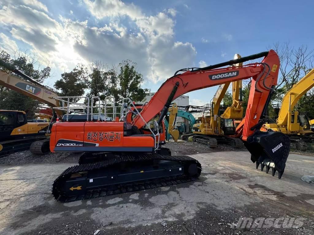 Doosan DX300 Paletli ekskavatörler