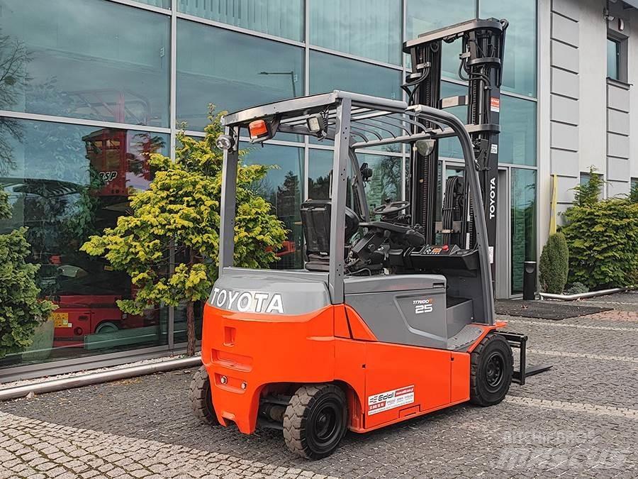 Toyota 8FBMT25 Elektrikli forkliftler