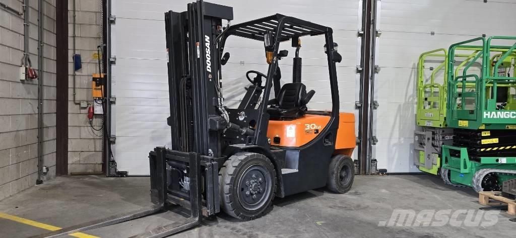 Doosan D 30 GP Dizel forkliftler