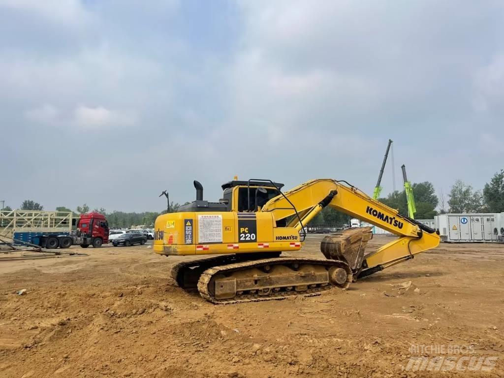 Komatsu PC 220-8 Paletli ekskavatörler