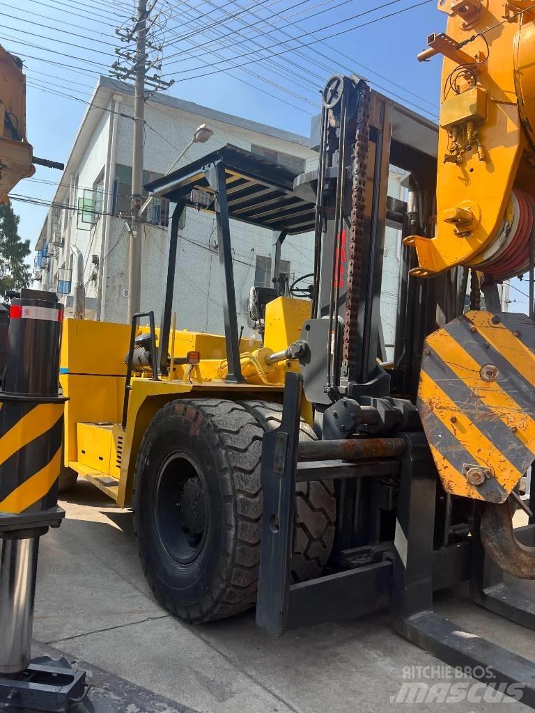 TCM FD250 Teleskopik yükleyiciler