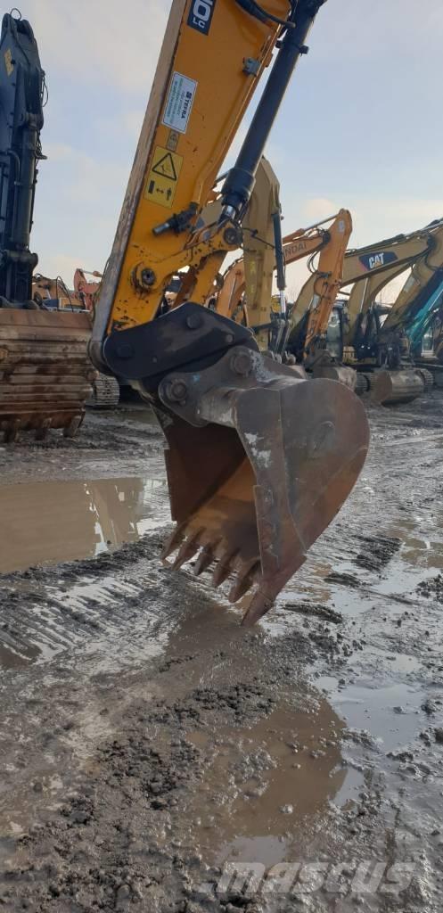 JCB JS 220 LC Paletli ekskavatörler