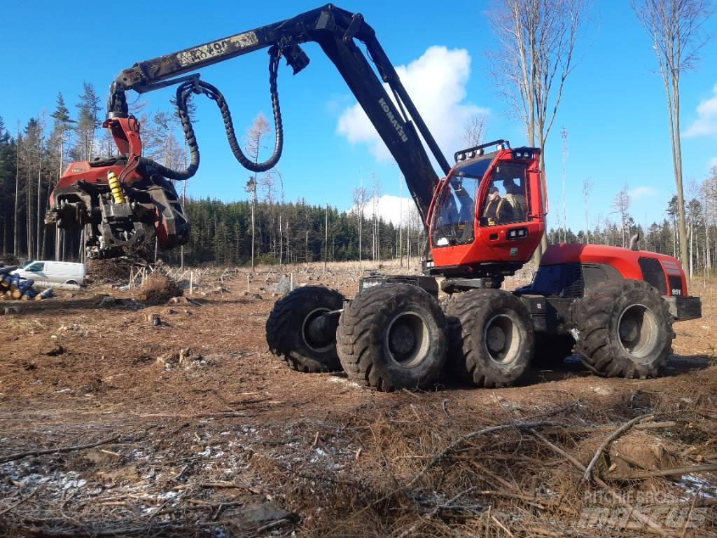 Komatsu 951 Biçerdöverler