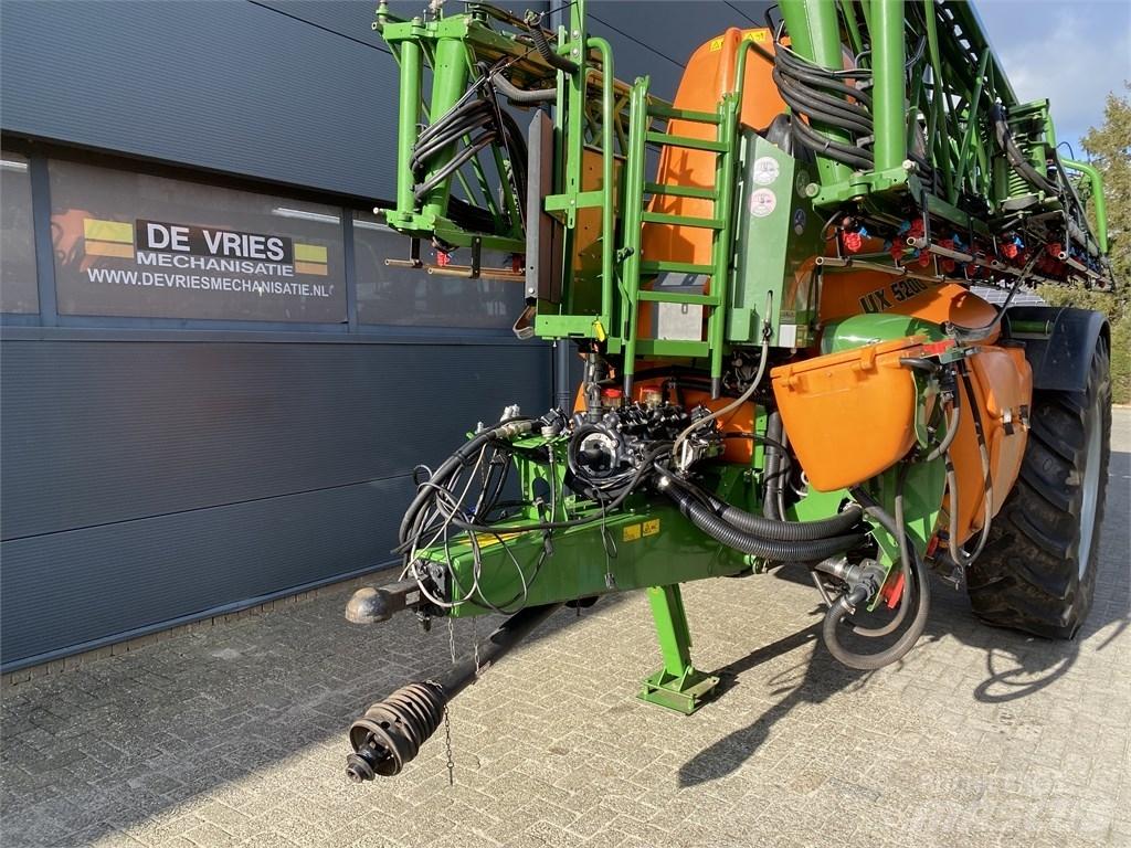 Amazone UX 5200 Çekilir pülverizatörler