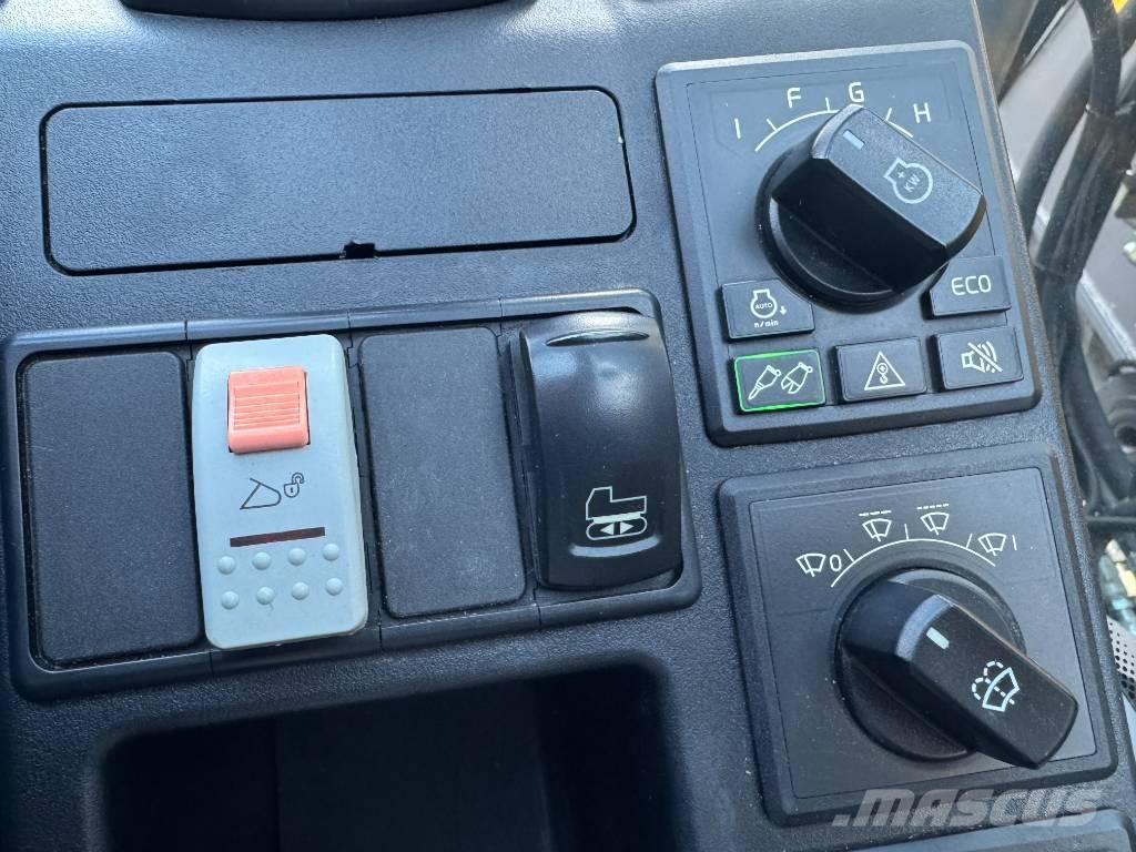 Volvo ECR 235 E Paletli ekskavatörler