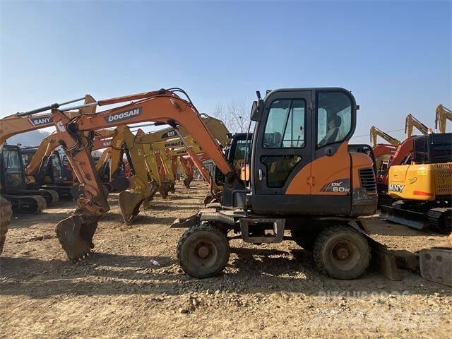 Doosan DX60W Mini ekskavatörler, 7 tona dek