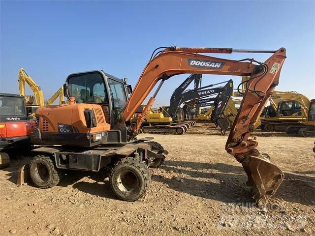 Doosan DX60W Mini ekskavatörler, 7 tona dek