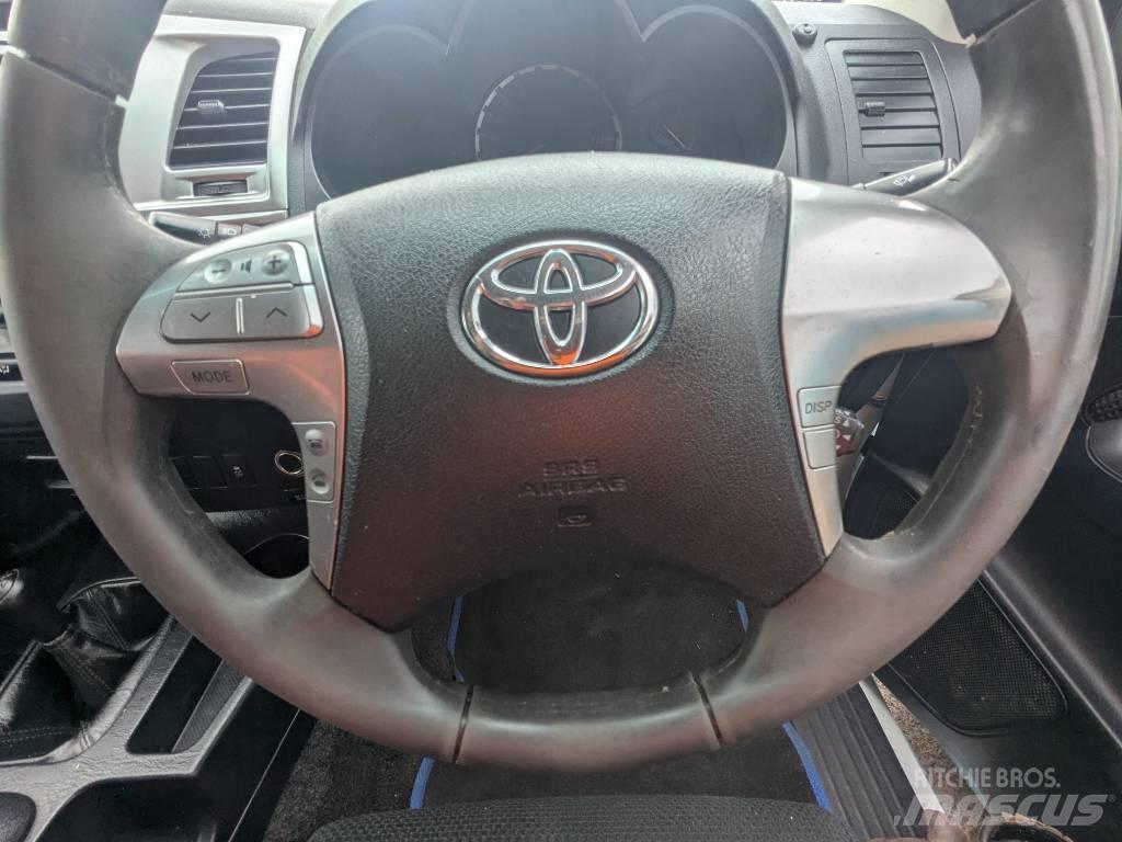 Toyota Hilux Pikaplar