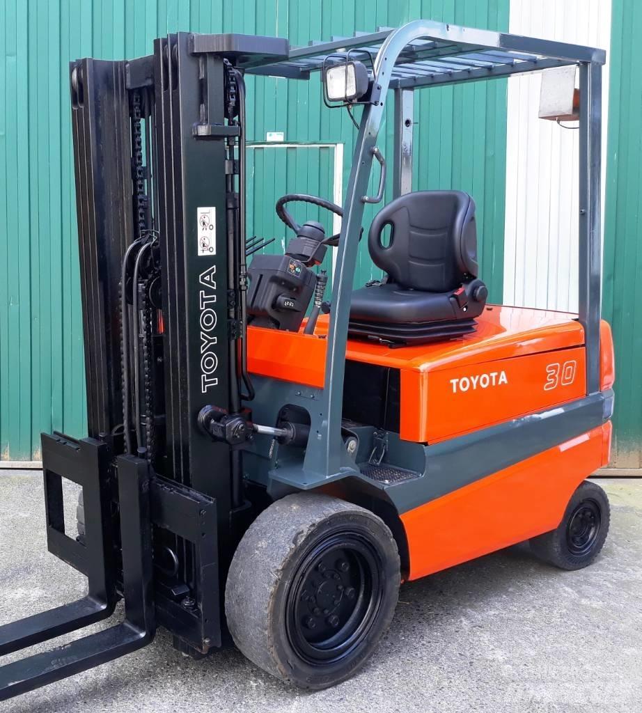 Toyota FBMF30 Elektrikli forkliftler