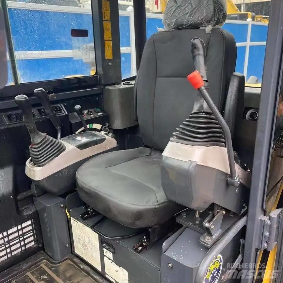 Komatsu PC56-7 Paletli ekskavatörler