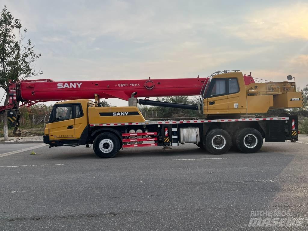 Sany STC 250 S Yol-Arazi Tipi Vinçler (AT)