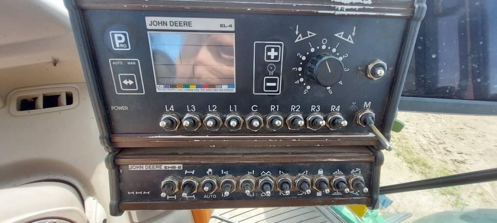 John Deere 840 Çekilir pülverizatörler