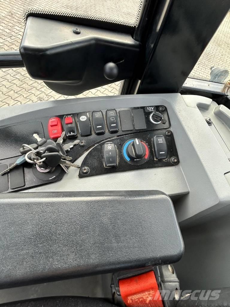 CAT 907 M Tekerlekli yükleyiciler