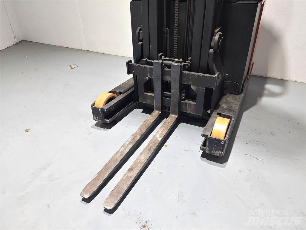 BT RRE 160 Reach truck - depo içi istif araçları