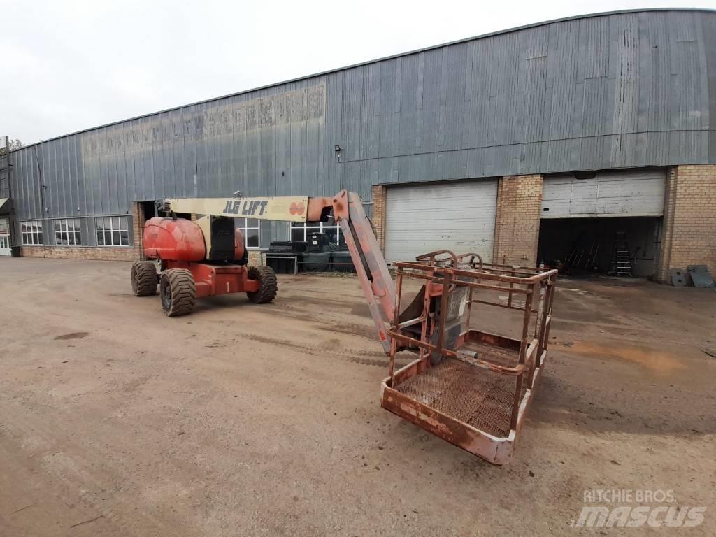 JLG 800 AJ Teleskopik personel platformları