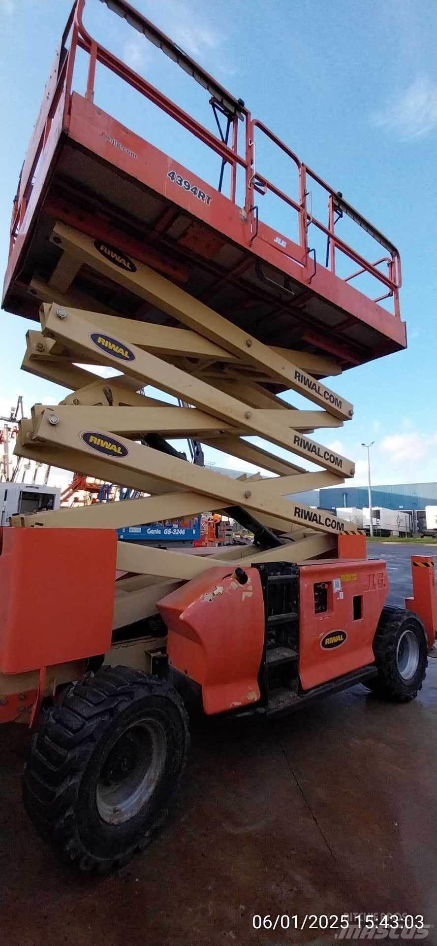 JLG 4394RT Makasli platformlar