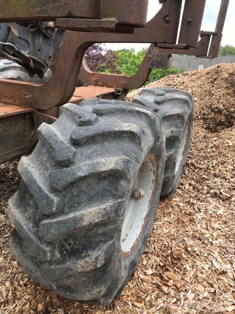 Valmet 860.1 Tomruk yükleyici traktörler