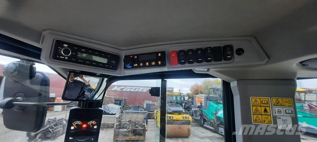 CAT 906 Tekerlekli yükleyiciler