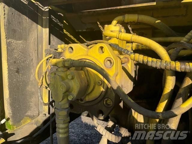 Kobelco SK 220 LC Paletli ekskavatörler