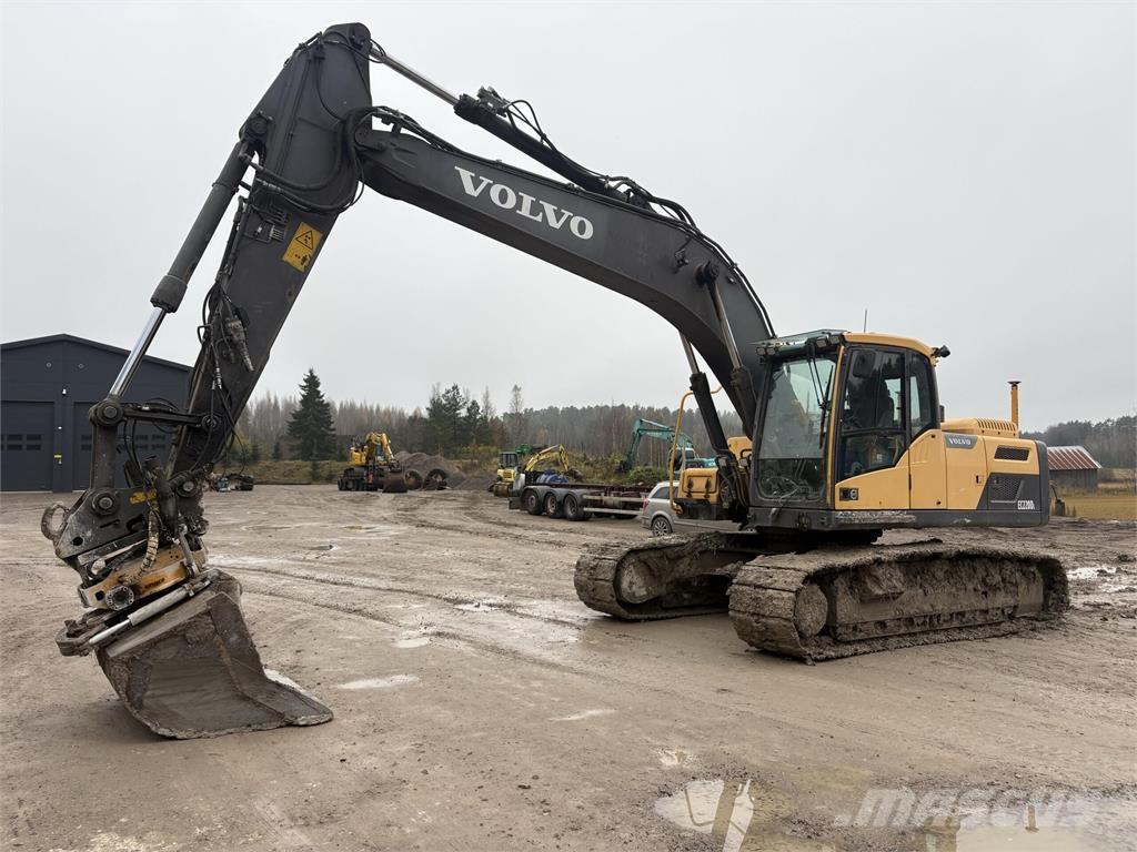 Volvo EC220DL Paletli ekskavatörler