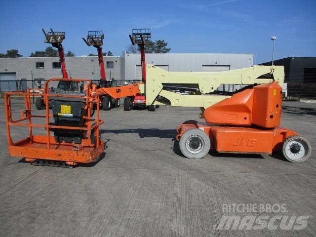 JLG E400 AJP (817) Kompakt kendinden tahrikli personel platformları