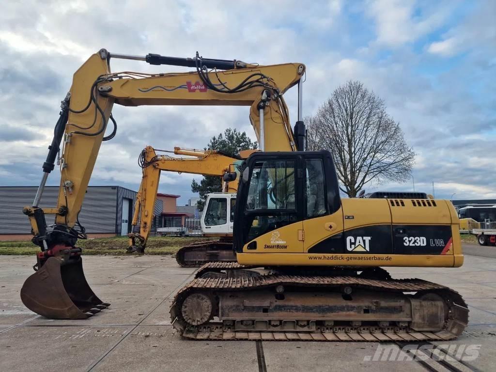 CAT 323d Paletli ekskavatörler